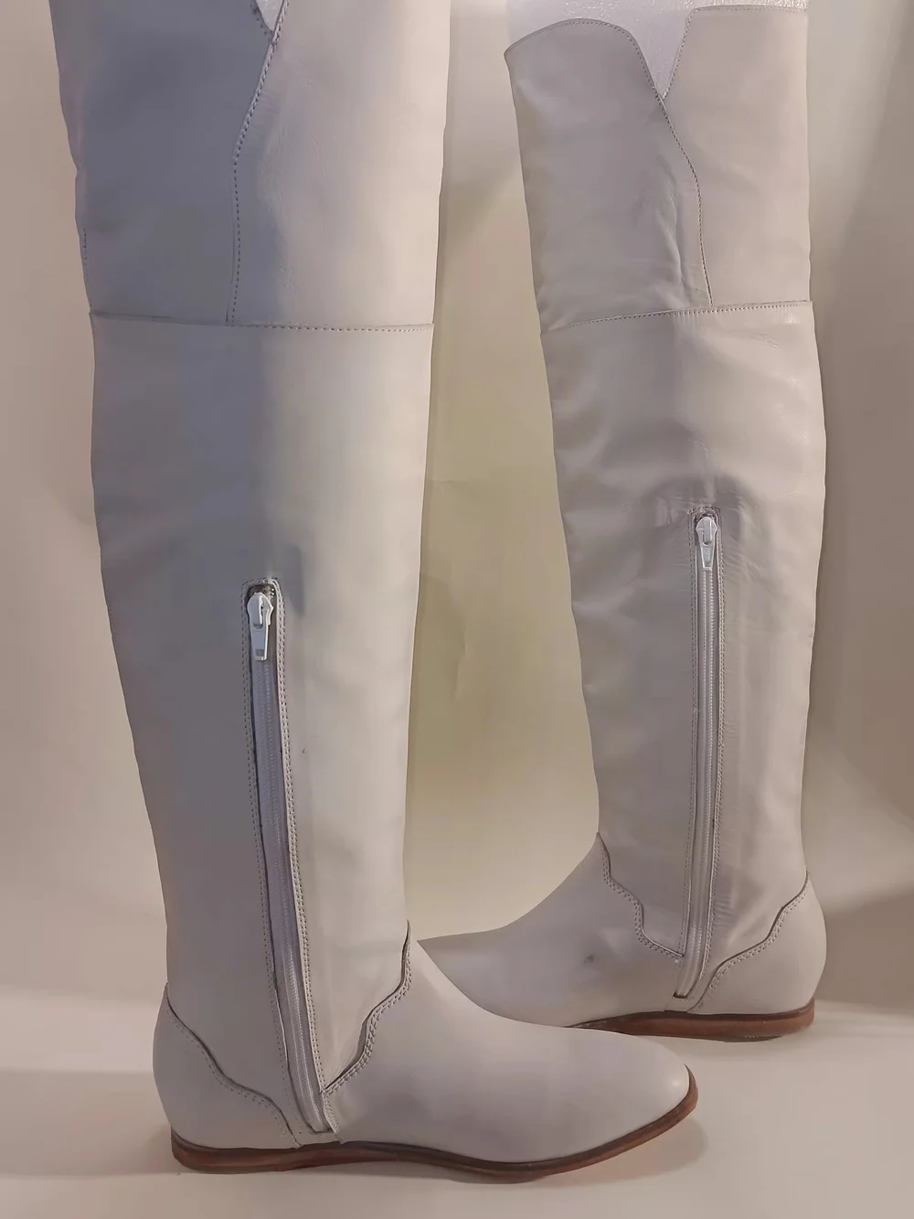 Women's Over-the-Knee Boots in White - Sleek Leather Style
